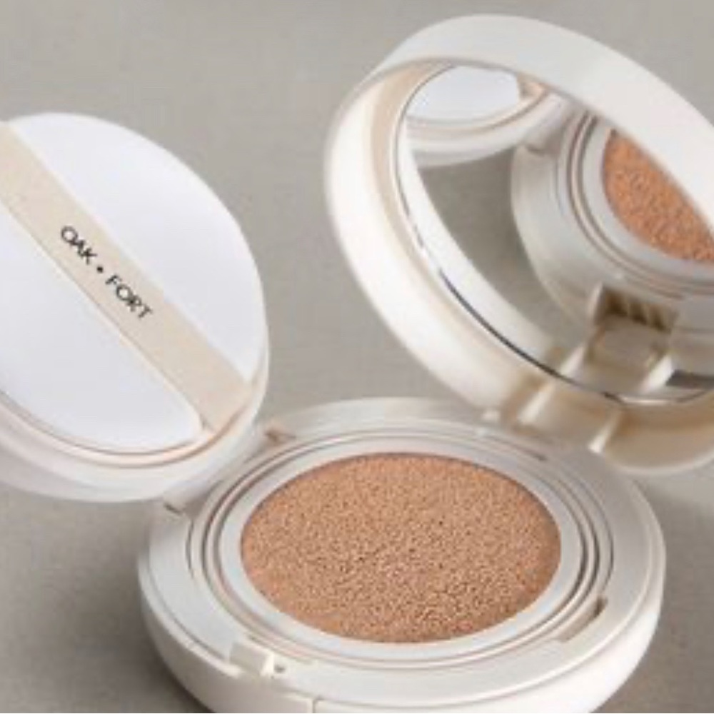 Oak + Fort CC Cushion Foundation Opal